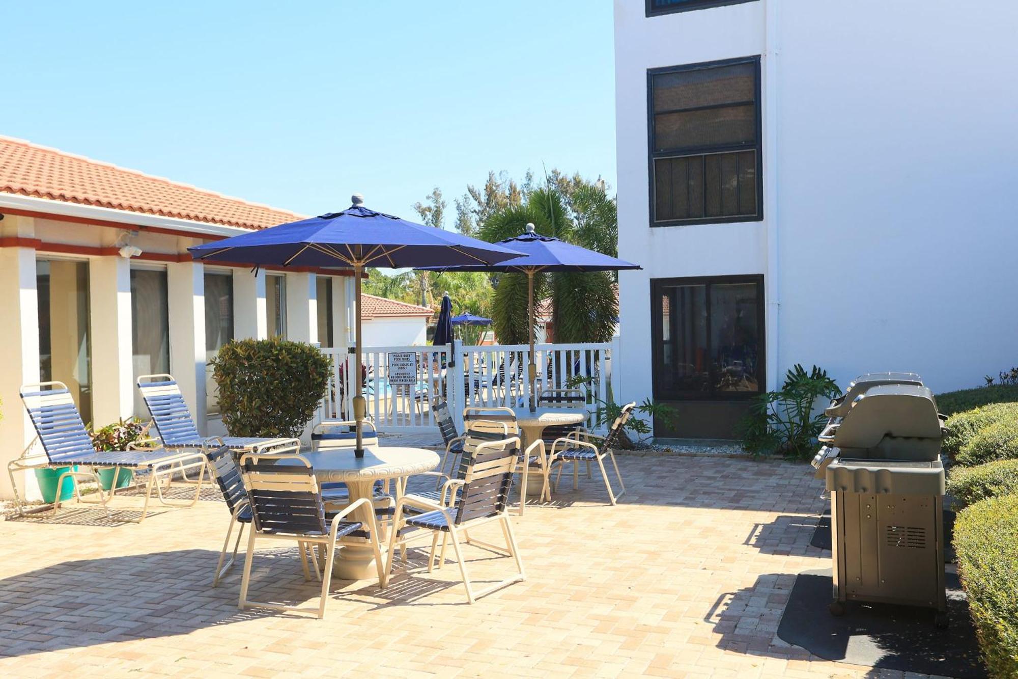 Updated Condo With Pool, Walk To Crescent Beach & Restaurants! Sarasota Exterior foto