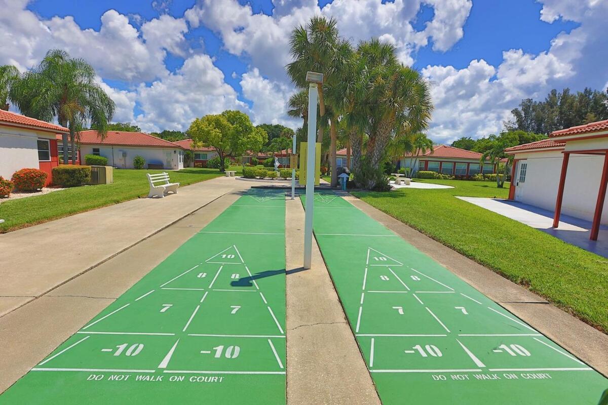 Updated Condo With Pool, Walk To Crescent Beach & Restaurants! Sarasota Exterior foto